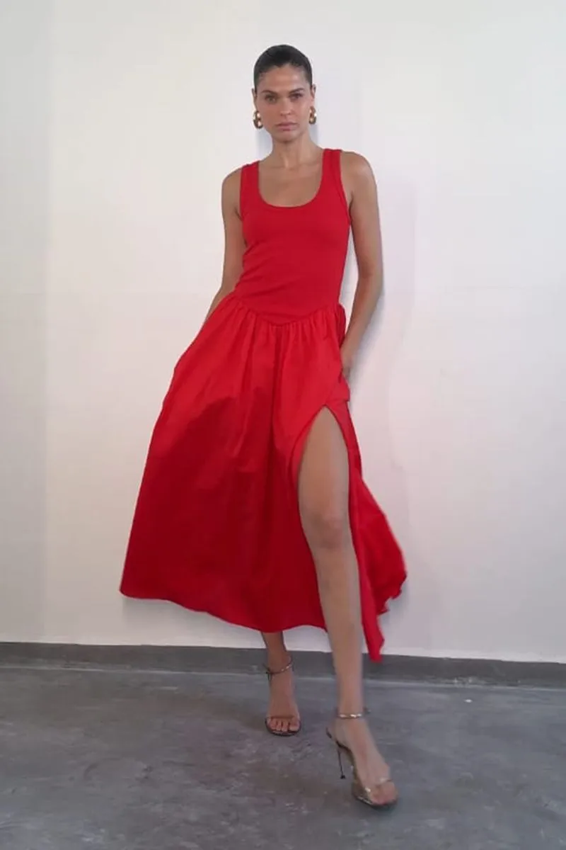 VESTIDO MIDI REGATA COM SAIA RODADA E FENDA COLEÇÃO VERÃO 25